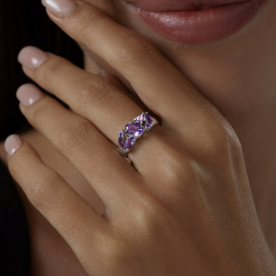 Кольцо из серебра с аметистами