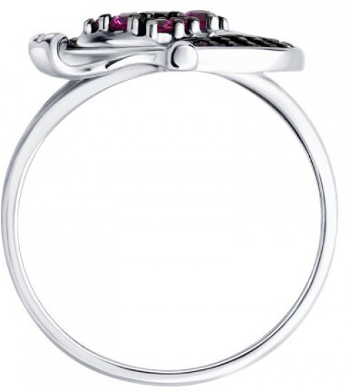 Кольцо из серебра с корундами