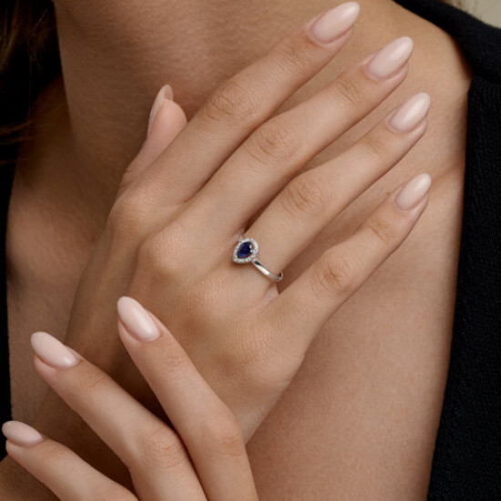 Кольцо из серебра с сапфиром и фианитами