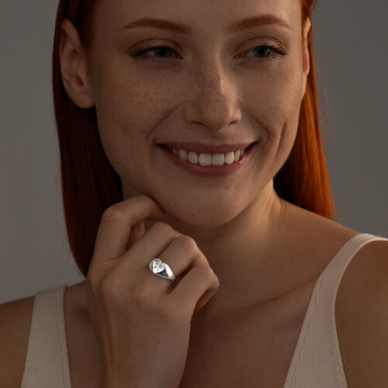 Кольцо из серебра с фианитами