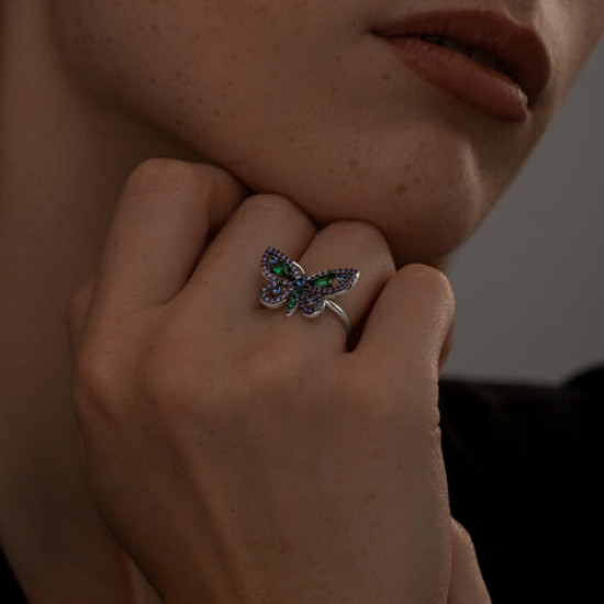 Кольцо из серебра с фианитами