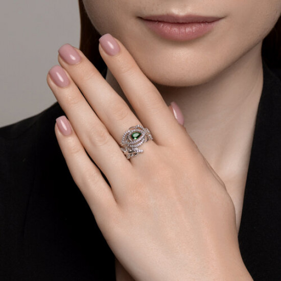 Кольцо из серебра с фианитами