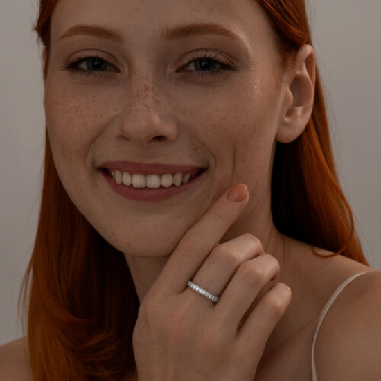 Кольцо из серебра с фианитами