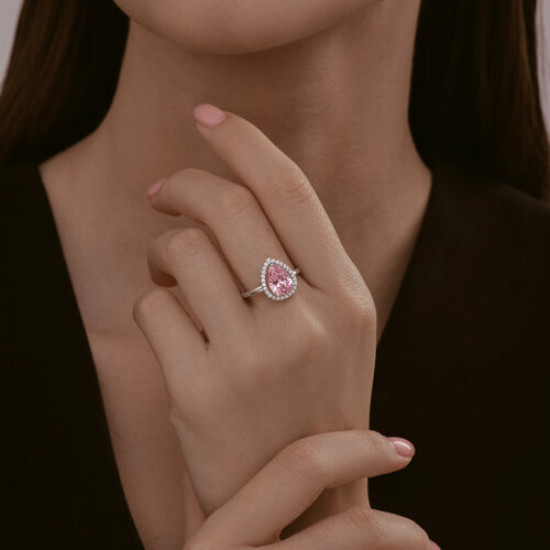 Кольцо из серебра с фианитами