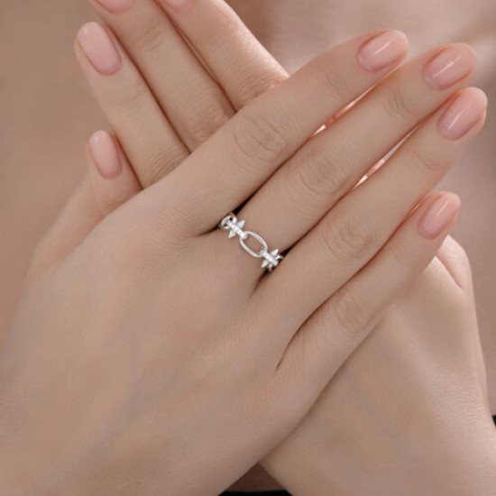 Кольцо из серебра с фианитами