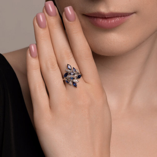 Кольцо из серебра с фианитами