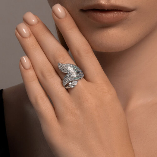 Кольцо из серебра с фианитами