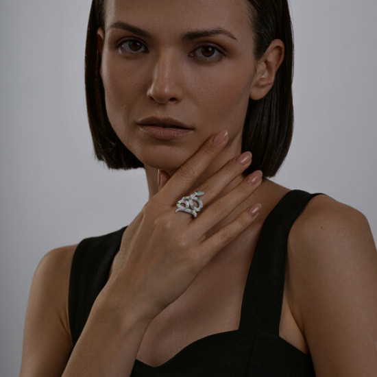 Кольцо из серебра с фианитами