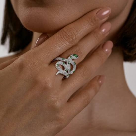 Кольцо из серебра с фианитами