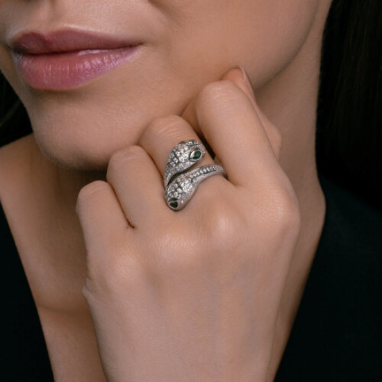 Кольцо из серебра с фианитами