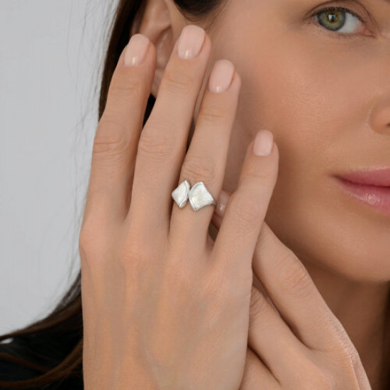 Кольцо из серебра с эмалью