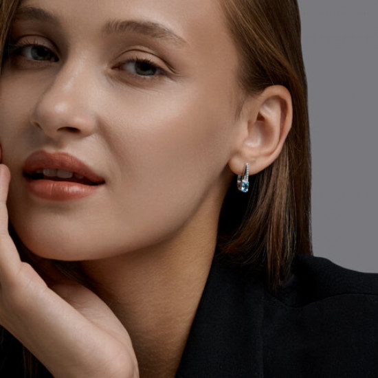 Серьги из серебра с топазами и фианитами