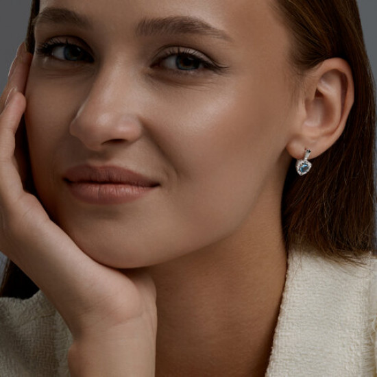 Серьги из серебра с топазами и фианитами