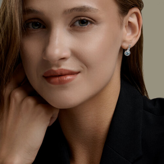 Серьги из серебра с топазами и фианитами