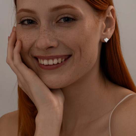 Серьги из серебра с фианитами