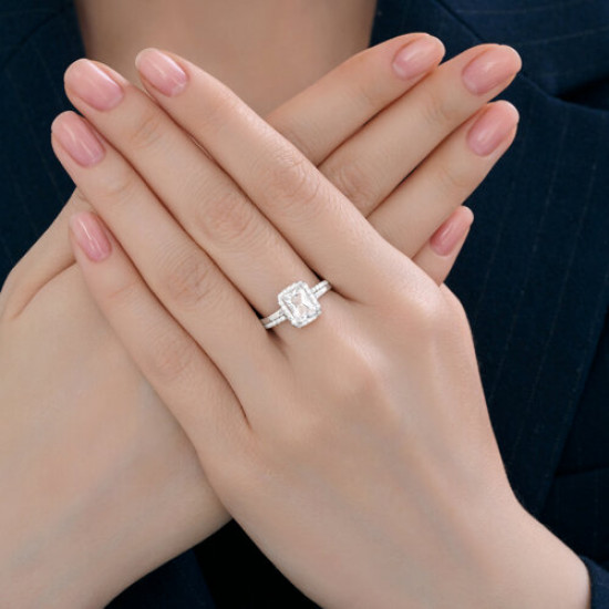 Кольцо из серебра с горным хрусталем и фианитами