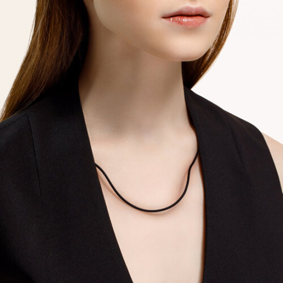 Шнурок-колье со вставкой из серебра