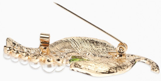 Брошь «Стручок гороха»