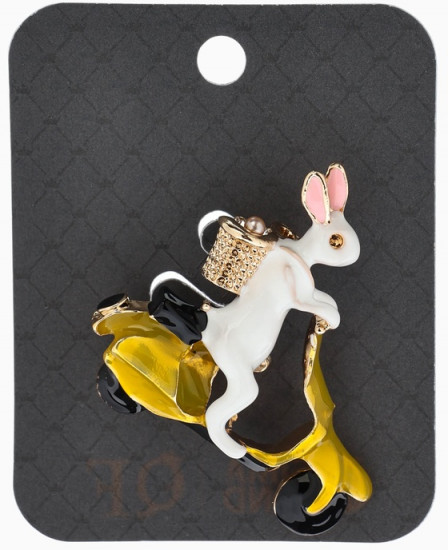 Брошь «Заяц на мопеде»