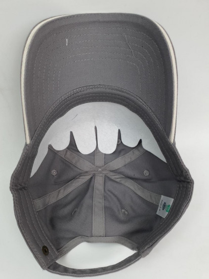 Бейсболка однотонная козырёк линия