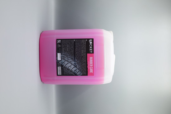 Чернитель шин