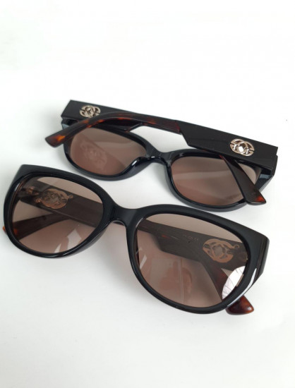 Очки солнцезащитные