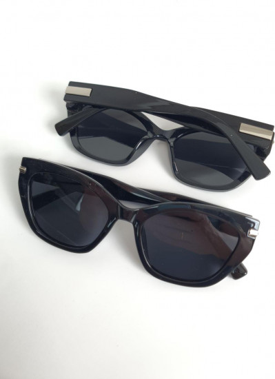 Очки солнцезащитные