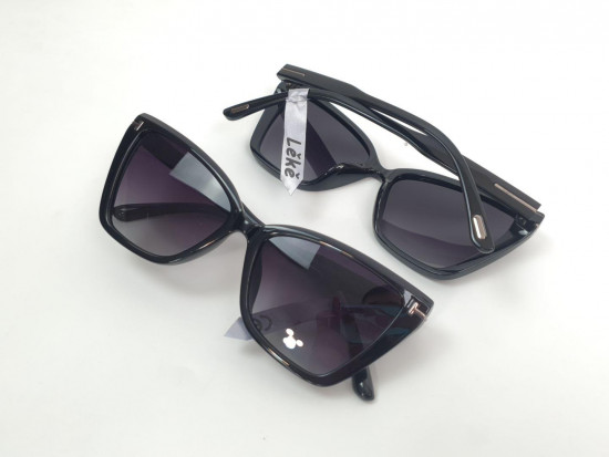 Очки солнцезащитные