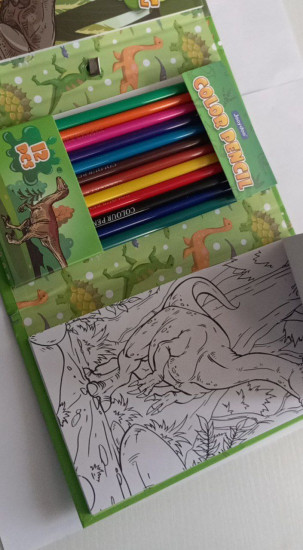 Набор для творчества и раскрашивания Colouring Book Set «Книга-раскраска Динозавры»