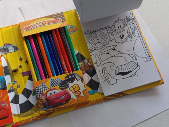 Набор для творчества и раскрашивания Colouring Book Set «Книга-раскраска Тачки»