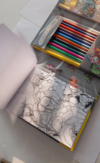 Набор для творчества и раскрашивания Colouring Book Set «Книга-раскраска Мстители»