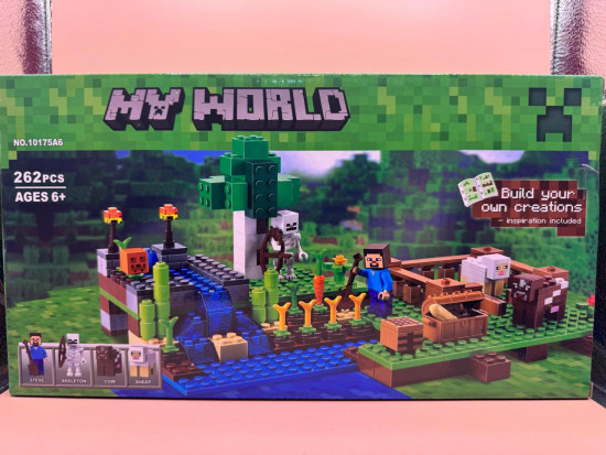 Конструктор «Minecraft. Ферма с животными и огородом. Building Block Series»