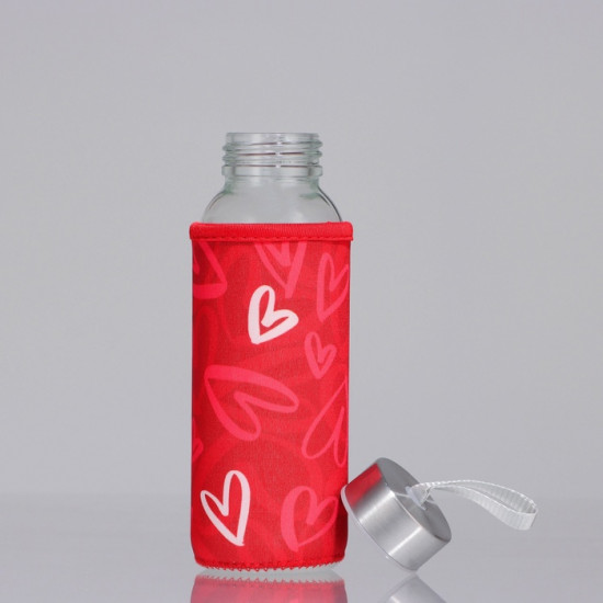 Бутылка для воды стеклянная в чехле «Сердечки»