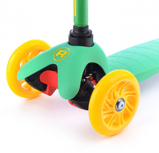 Самокат трёхколёсный