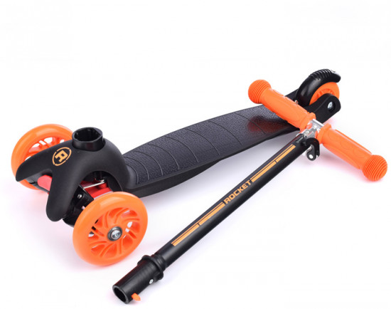 Самокат трёхколёсный