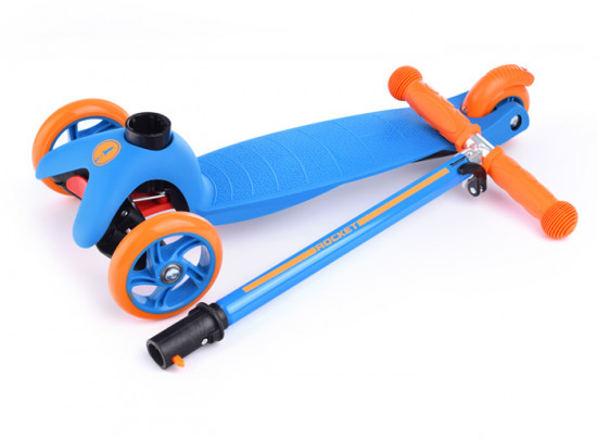 Самокат трёхколёсный