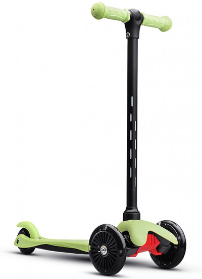 Самокат трёхколёсный