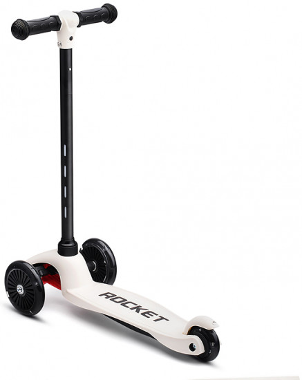 Самокат трёхколёсный