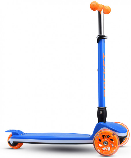 Самокат трёхколёсный