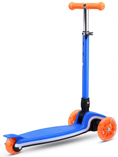 Самокат трёхколёсный