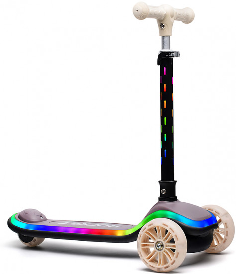 Самокат трёхколёсный