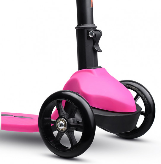 Самокат трёхколёсный