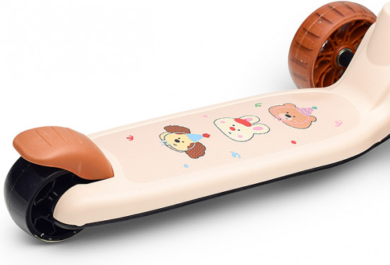 Самокат трёхколёсный