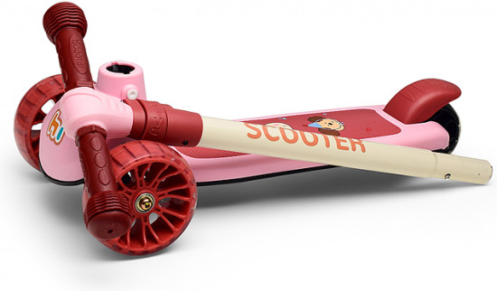 Самокат трёхколёсный