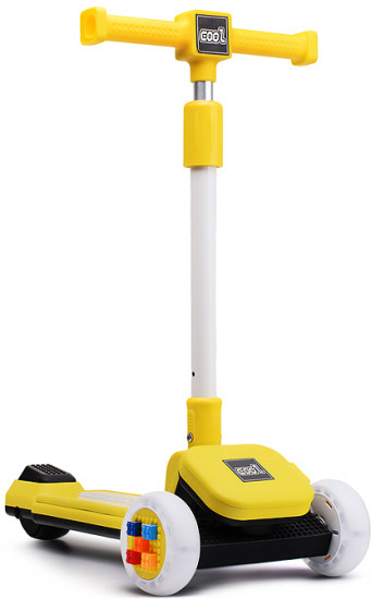 Самокат трёхколёсный