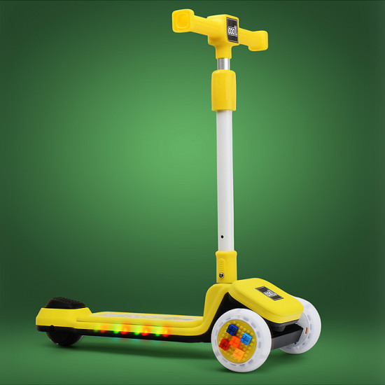 Самокат трёхколёсный