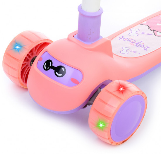 Самокат трёхколёсный