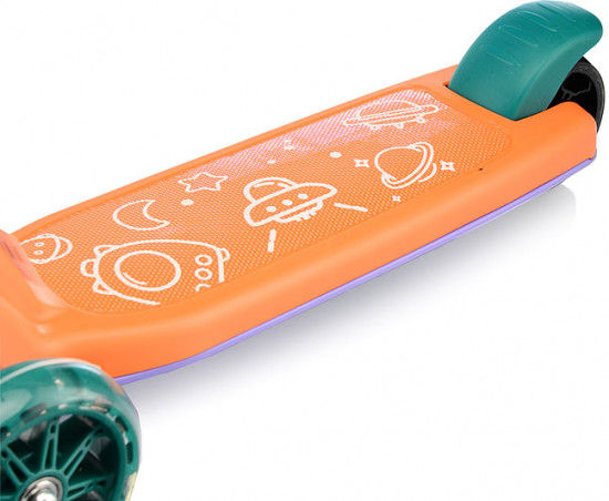 Самокат трёхколёсный