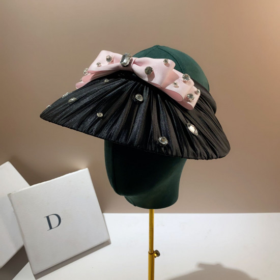 Козырек с бантом и плиссировкой