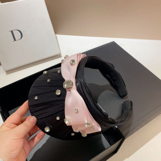 Козырек с бантом и плиссировкой